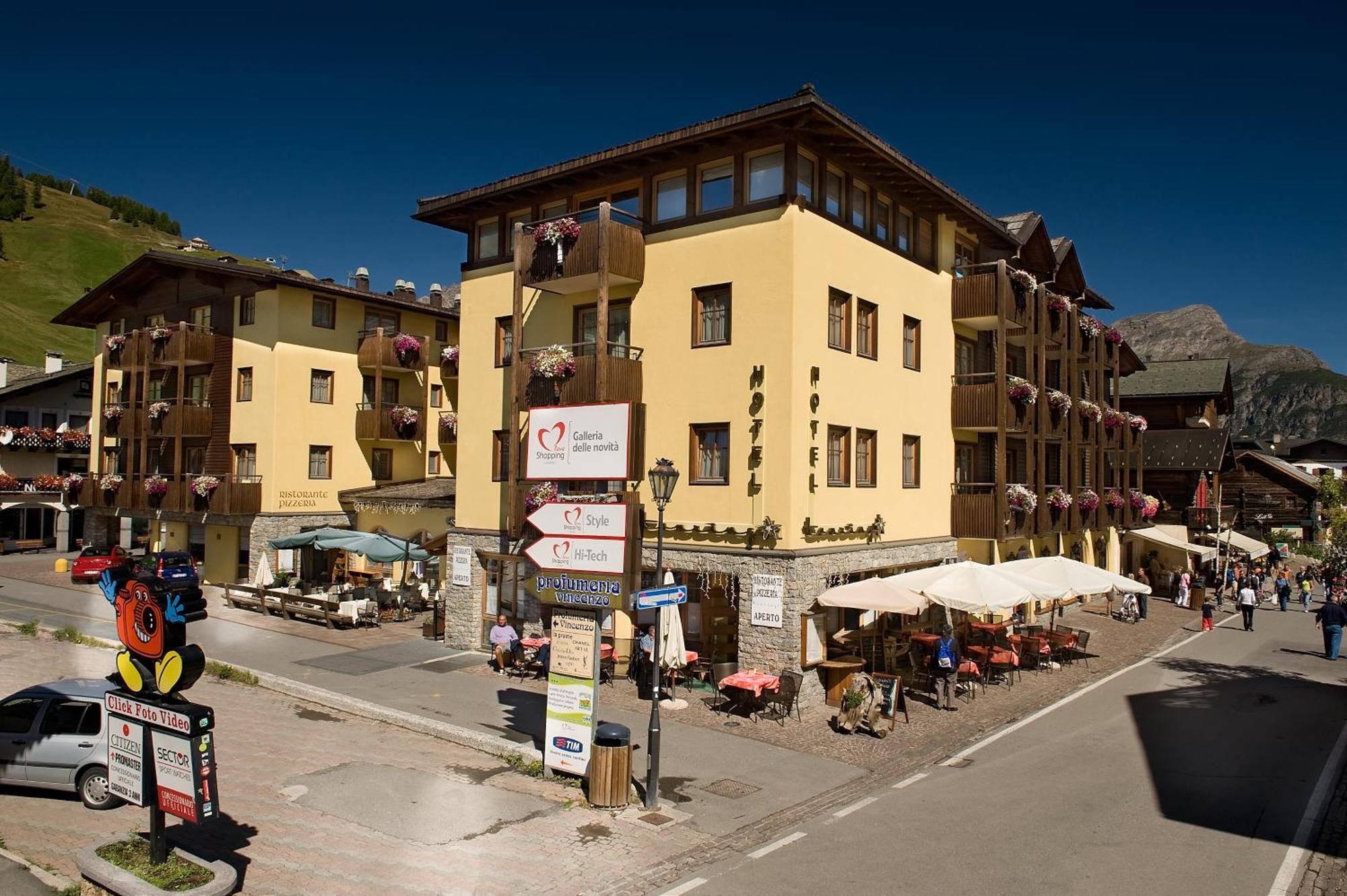 Hotel Touring Livigno Exterior photo